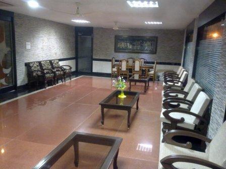 Hotel Arch Manor Deluxe Бопал Екстериор снимка